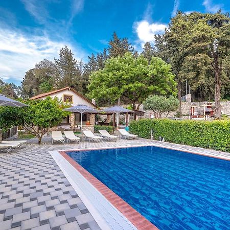 Villa Rafaela Koszkinú Kültér fotó